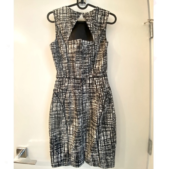 H&M Sleeveless Dress - Picture 3 of 3